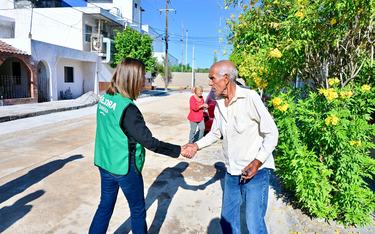 SARI PÉREZ SUPERVISA OBRA HIDRÁULICA EN LA BORJA Y ESCUCHA A VECINOS