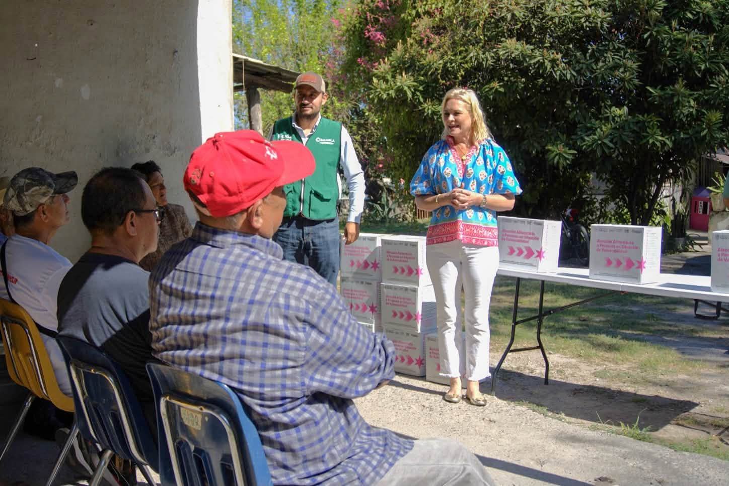 ENTREGAN CANASTAS ALIMENTARIAS A FAMILIAS VULNERABLES DE MÚZQUIZ