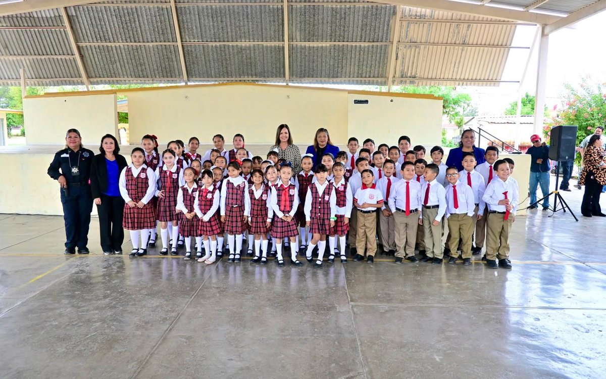 SARI PÉREZ REAFIRMA COMPROMISO CON LA EDUCACIÓN Y LOS VALORES CÍVICOS EN FRONTERA