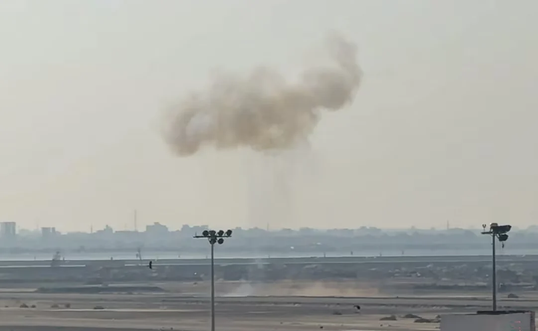 MISILES ALCANZAN EL AEROPUERTO DE ADEN, EN YEMEN; ATAQUE LLEGA TRAS ORDEN DE EVACUACIÓN DE LOS HUTÍES