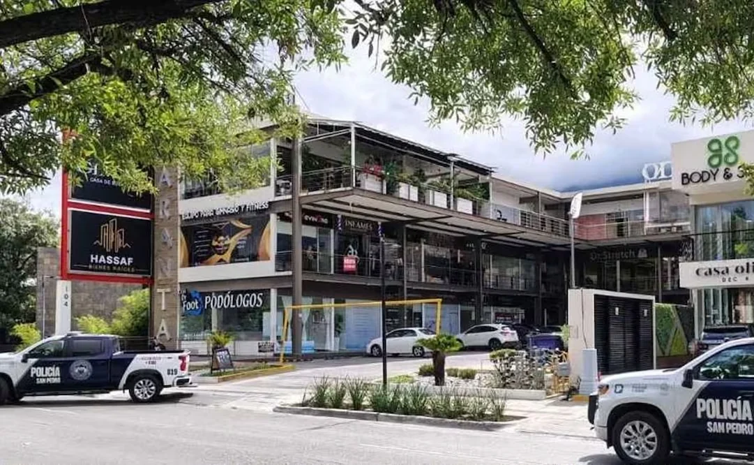 GUARDIAS DE SEGURIDAD PERFORAN PARED Y SAQUEAN JOYERÍA EN NUEVO LEÓN; ROBAN 580 MIL PESOS