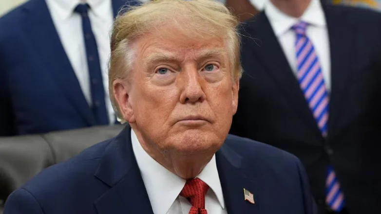 TRUMP CELEBRA QUE EUROPA LIBERÓ 100 MILLONES DE BARRILES DE PETRÓLEO Y DERIVADOS; DESCARTA PROHIBIR EXPORTACIONES DE DIÉSEL