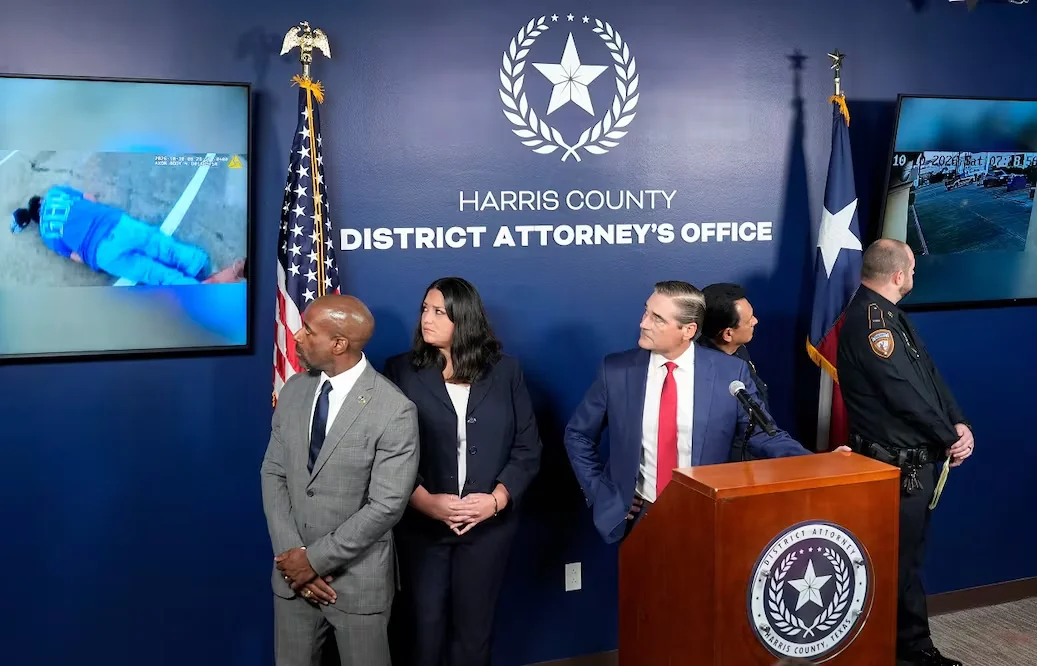 AGENTE DEL ICE QUE ATROPELL0 A MEXICANO ES ACUS4DO DE AGRESI0N AGRAVADA; ARROLL0 AL TRABAJADOR DE LA CONSTRUCCIÓN EN HOUSTON
