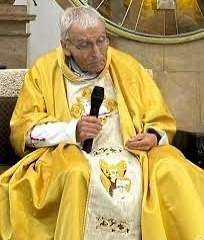 PIDEN ORACIONES POR EL PADRE GILBERTO ALMARAZ; PERMANECE HOSPITALIZADO POR NEUMONÍA