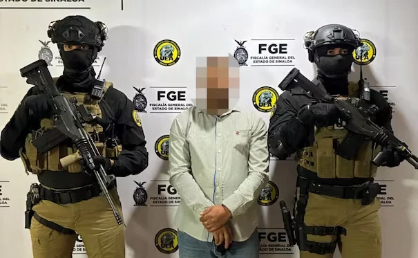 DETIENEN EN LOS MOCHIS A HOMBRE BUSCADO EN JALISCO POR PRESUNTO SECUESTRO COMETIDO EN 2012; FUE ENTREGADO A AUTORIDADES JUDICIALES
