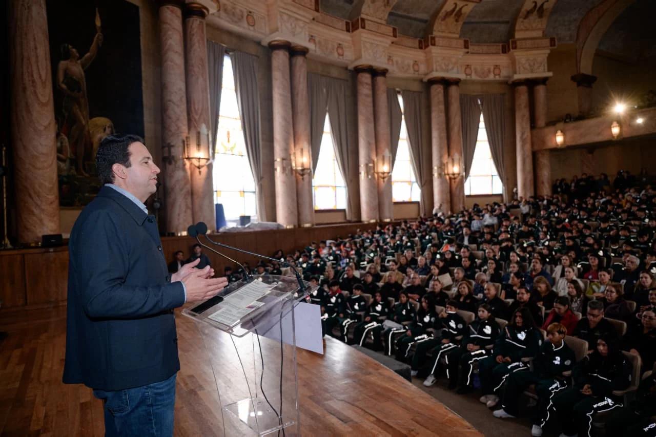 BRINDAMOS OPORTUNIDADES DE DESARROLLO A LA JUVENTUD: JAVIER DÍAZ