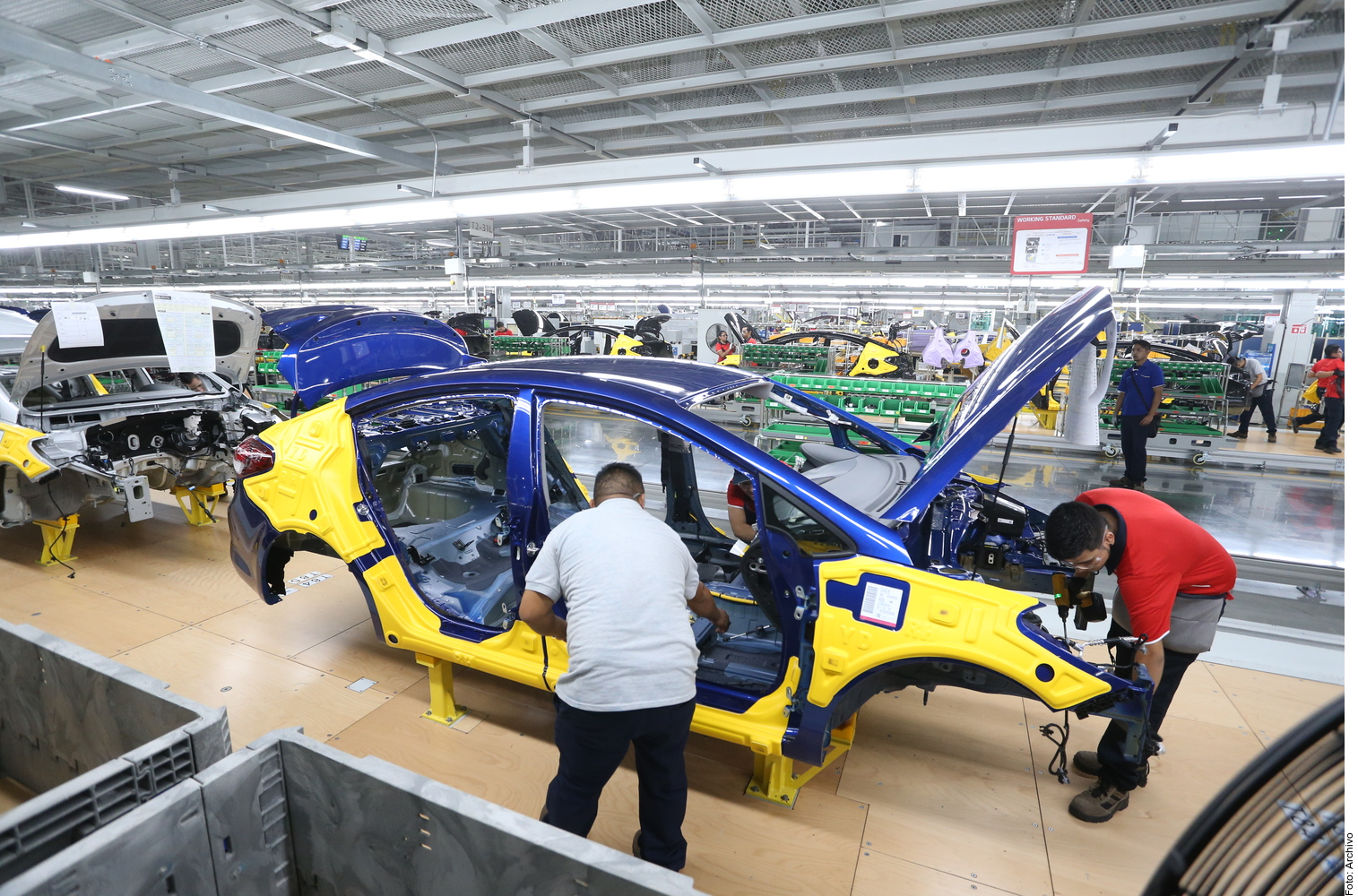 SE HUNDE 15% PRODUCCIÓN DE VEHÍCULOS EN MÉXICO; CAE 11.9% EXPORTACIÓN